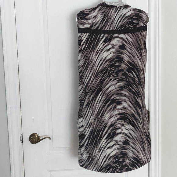 Bcbg MaxAzrua 100% silk feathers print grey black dress Medium @v - Picture 3 of 7